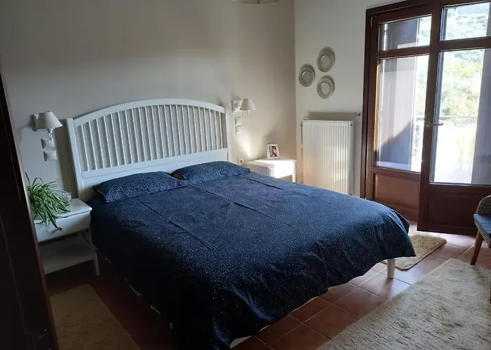 The Villea Cottage - 5 Bed House In Alli Meria