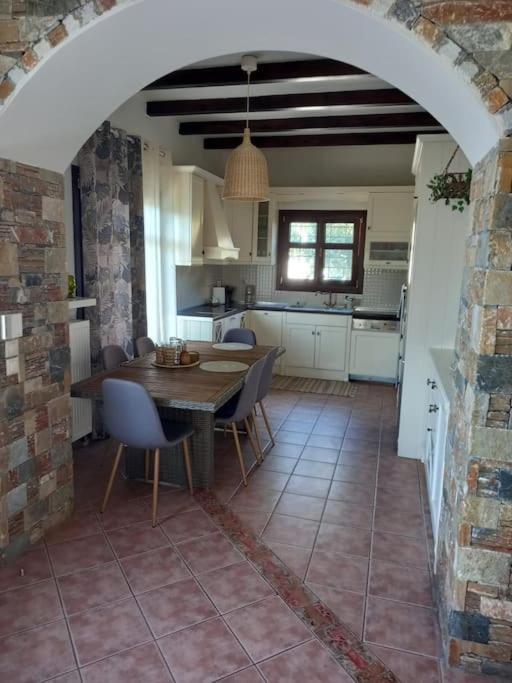 Villa The Villea - 5 Bed House In *