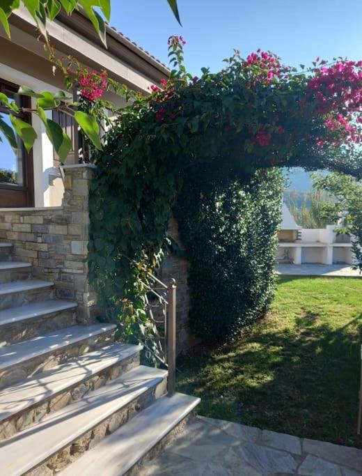 The Villea - 5 Bed House In